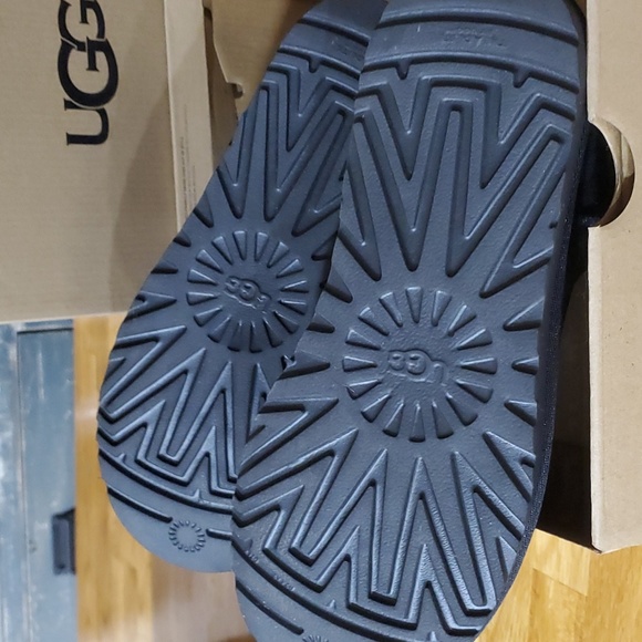 ❌️SOLD❌️ UGG  booties - Picture 6 of 7